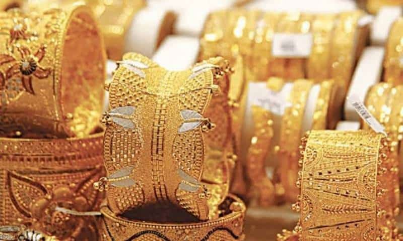 Gold prices decline by Rs700 per tola in Pakistan